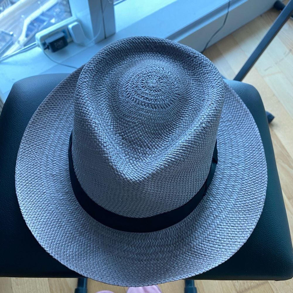 Hat in size L